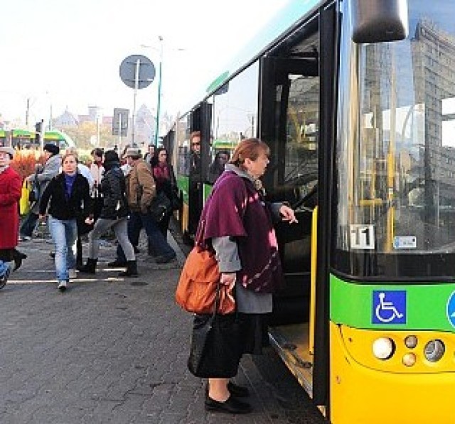 ZTM uruchomił pilotażowy program sprzedaży biletów z ...