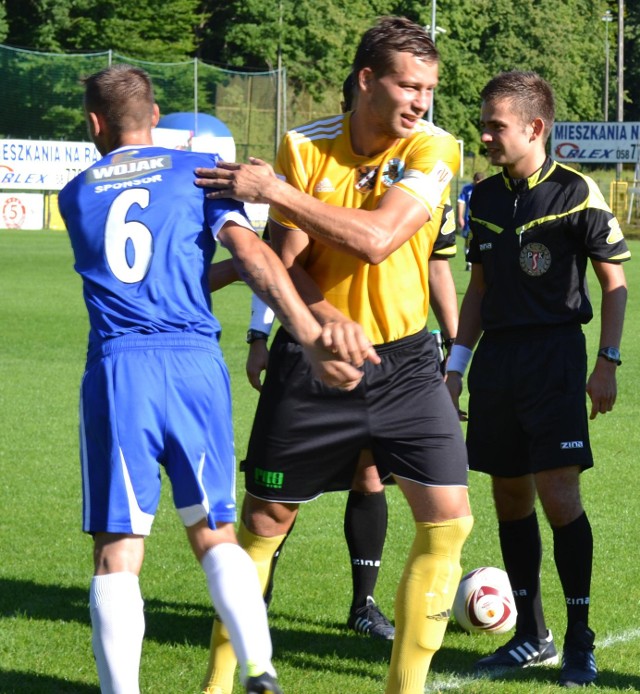 W 2. kolejce spotkań II ligi w sezonie 2013/2014 Gryf Wejherowo przegrał z Górnikiem Wałbrzych 0:1