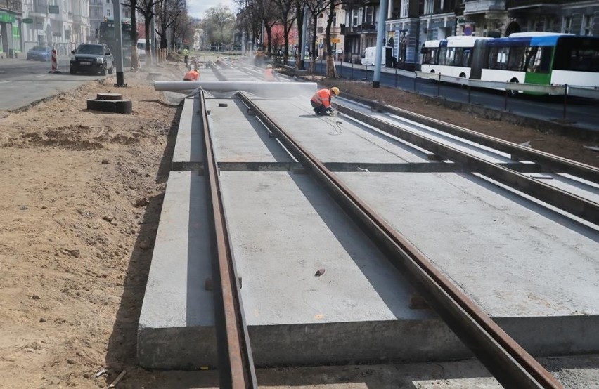 Jak idą prace na pl. Szarych Szeregów w Szczecinie? Sprawdzamy