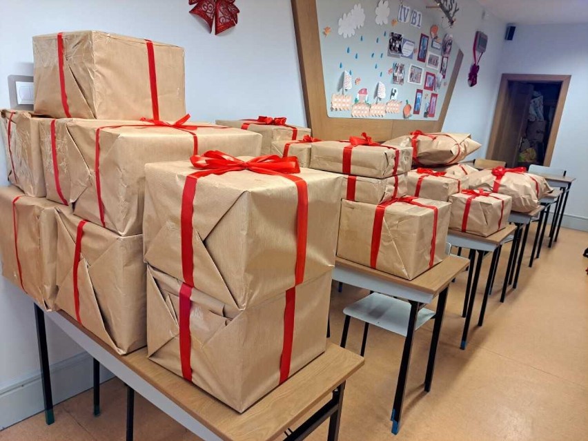 Uczniowie i nauczyciele z I LO w Radomsku przygotowali "szlachetną paczkę"