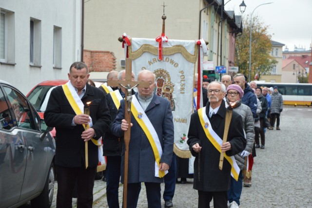W czwartek, 26 października, z inicjatywy Rycerzy Kolumba, ulicami centrum Lęborka przeszła procesja Różańcowa. Najpierw podczas procesji a potem Mszy św. wierni modlili się za Ojczyznę.