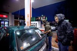W Łodzi kierowcy protestowali przeciw drogiemu paliwu