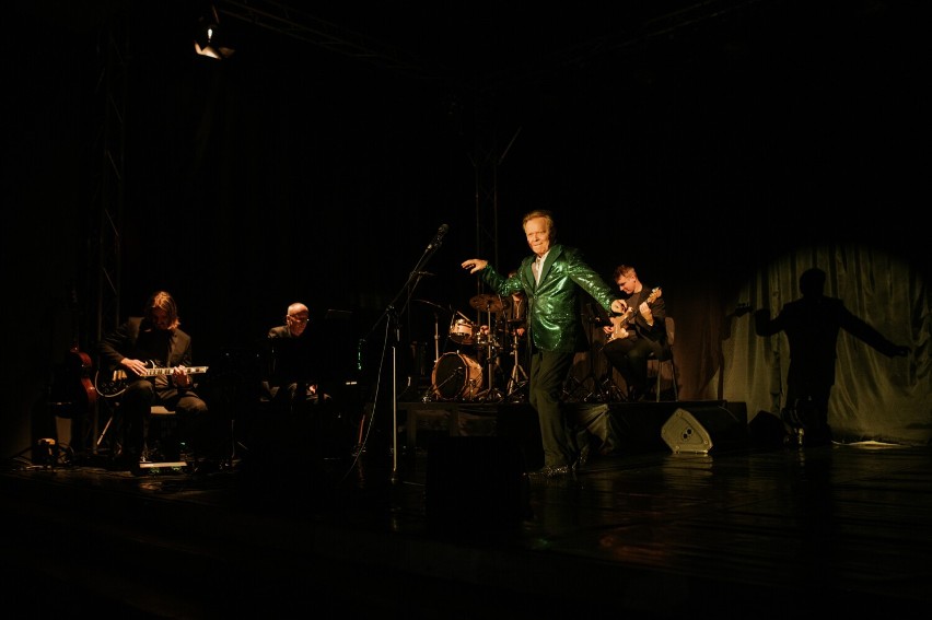 Michał Bajor zachwycił obornicką widownię podczas koncertu w Obornickim Ośrodku Kultury