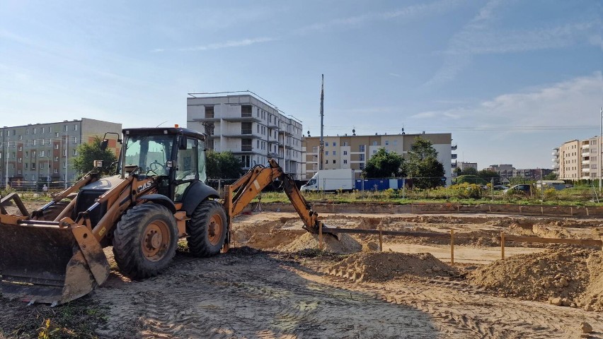 Budowa nowego bloku komunalnego ruszyła w Sieradzu. Jakie szczegóły inwestycji? ZDJĘCIA