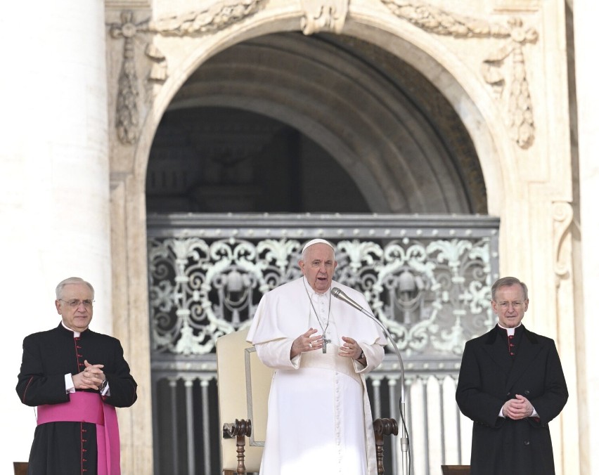 Środowa audiencja generalna papieża Franciszka, na pl. Św....