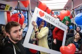 Tramwaj dla zakochanych znów pojawił się na ulicach Krakowa. Tyle miłości w jednym tramwaju nie zdarza się na co dzień 