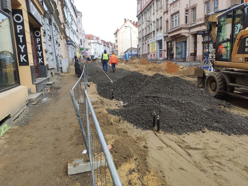 Prace na ulicy Daszyńskiego. Modernizacja Śródmieścia cały czas trwa. Tak wyglądają prace
