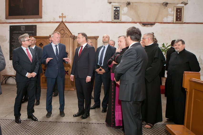 Andrzej Duda w Kwidzynie. Prezydent wpisał się do księgi miasta [ZDJĘCIA]