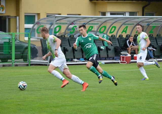 7 goli Lechii Tomaszów Maz. w Żyrardowie. W pierwszym meczu Lechia przegrała z GKS Bełchatów 0-1.