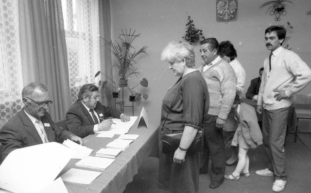 KOŚCIAN. 4 czerwca 1989 roku - tak pierwsze częściowo wolne wybory wyglądały w Kościanie