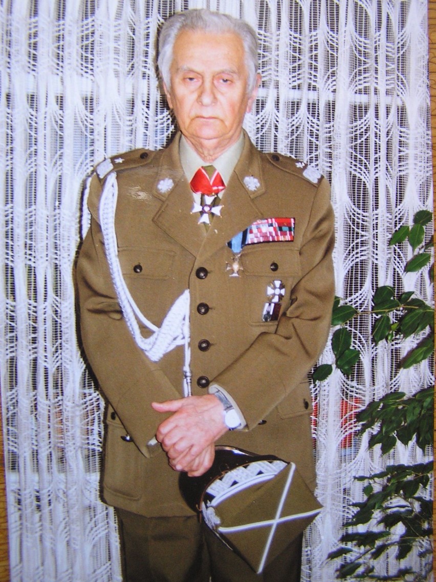 Bolesław Nieczuja-Ostrowski, legendarny dowódca 106 Dywizji...