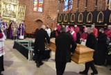 Pogrzeb biskupa Adama Dyczkowskiego i biskupa Antoniego Stankiewicza w katedrze w Gorzowie