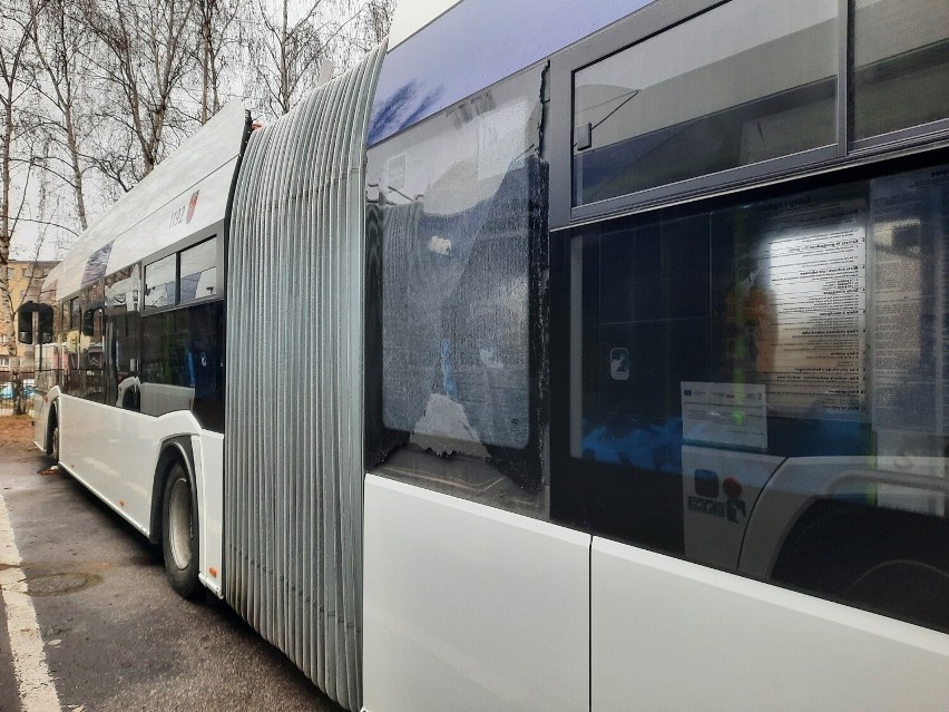Ktoś strzelał do autobusu linii 87 na ul. Niemcewicza w Szczecinie!