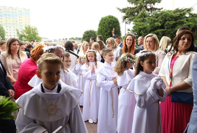W sobotę (14.05) w Parafii NMP Częstochowskiej w Toruniu odbyła się uroczystość przyjęcia I Komunii Świętej. Zobaczcie zdjęcia z tego wydarzenia!