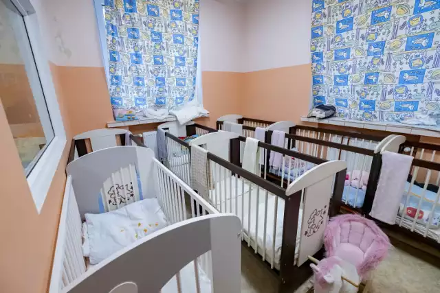 Dom Matki i Dziecka w Zakładzie Karnym w Krzywańcu został stworzony po to, by skazane na karę pozbawienia wolności kobiety mogły mieć przy sobie swoje dzieci.