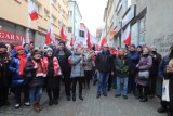 Protest wolnych Polaków w Jeleniej Górze. Opozycja domaga się praworządności 