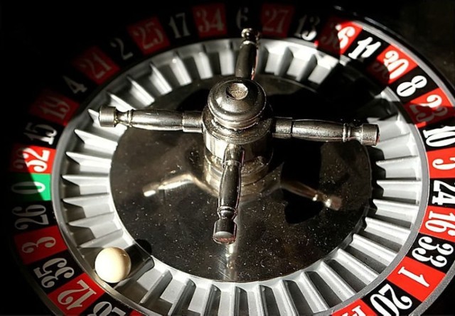 Creative Commons Attribution 2.0 http://commons.wikimedia.org/wiki/Image:Roulette_wheel.jpg