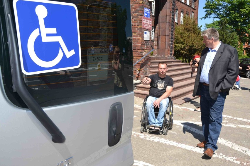 Malbork: Jeździ już bus do przewozu osób niepełnosprawnych