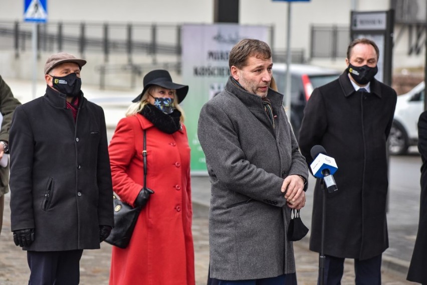 Parking przy Dworcu PKP w Kościerzynie już otwarty! Jest więcej miejsc do parkowania [ZDJĘCIA]