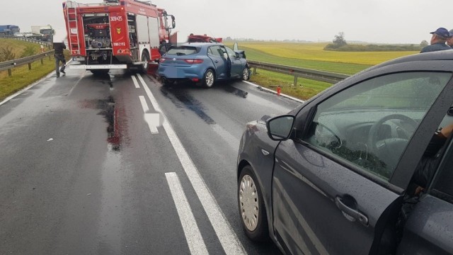 W wypadku dwóch aut osobowych w Mąkowarsku zginęła jedna osoba.