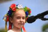 Amelia Anisowicz zaśpiewała w Poznaniu. 7-letnia Ukrainka przyjechała na piknik z okazji Międzynarodowego Dnia Dziecka 2022 [WIDEO]