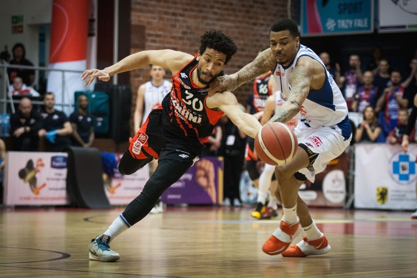 Grupa Sierleccy Czarni Słupsk wygrali drugi mecz play-off z Kingiem Szczecin 89:80