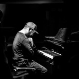 Alex Correa, brazylijski pianista wystąpi w Koneckim Centrum Kultury