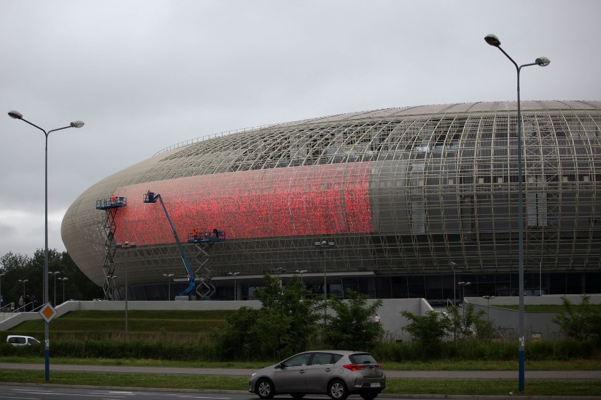 Kraków Arena: montaż ekranów LED [ZDJĘCIA]