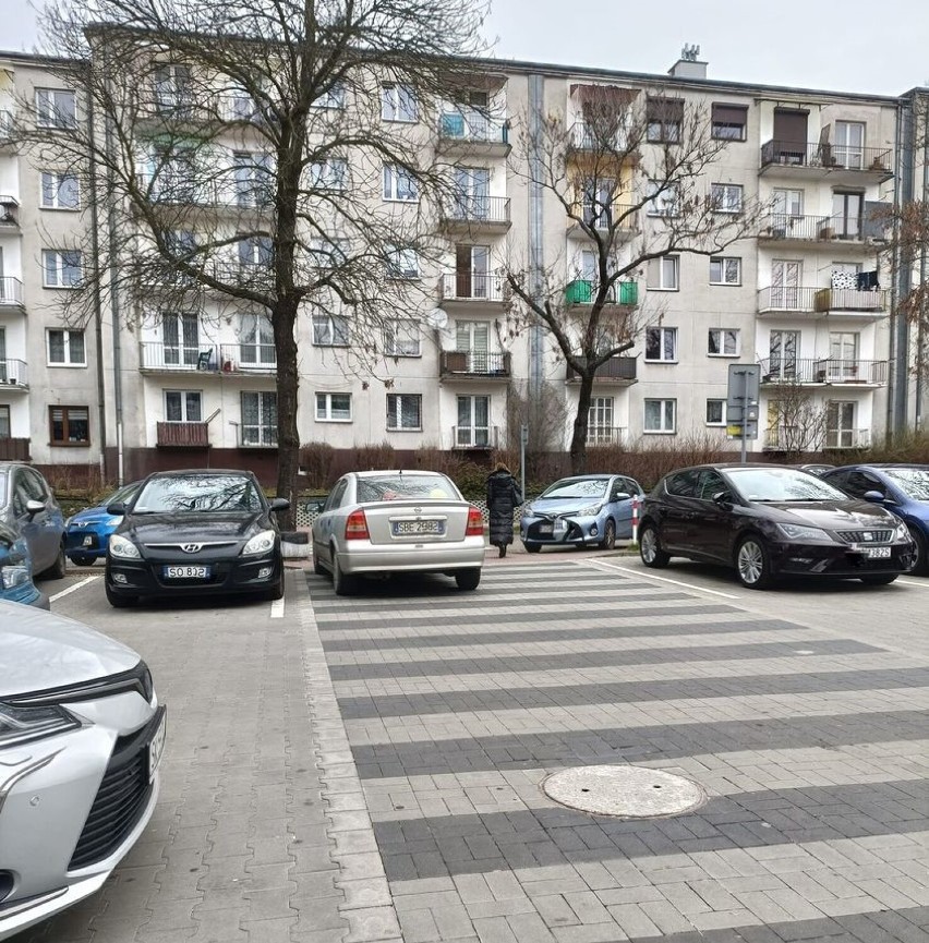 Źle zaparkowali w Sosnowcu i zrobili im zdjęcie. Ale obciach! Zobacz to... troszkę wstyd. Oto najlepsze przykłady "miszczów parkowania"