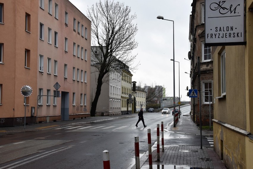 Przejście na skrzyżowaniu ul. Spychalskiego z ul. Licealną...