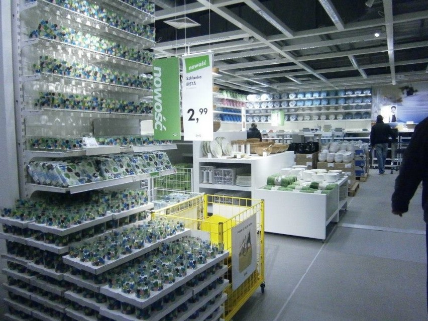 IKEA Katowice: przebudowa sklepu przy Roździeńskiego. Nowe półki i oświetlenie LED
