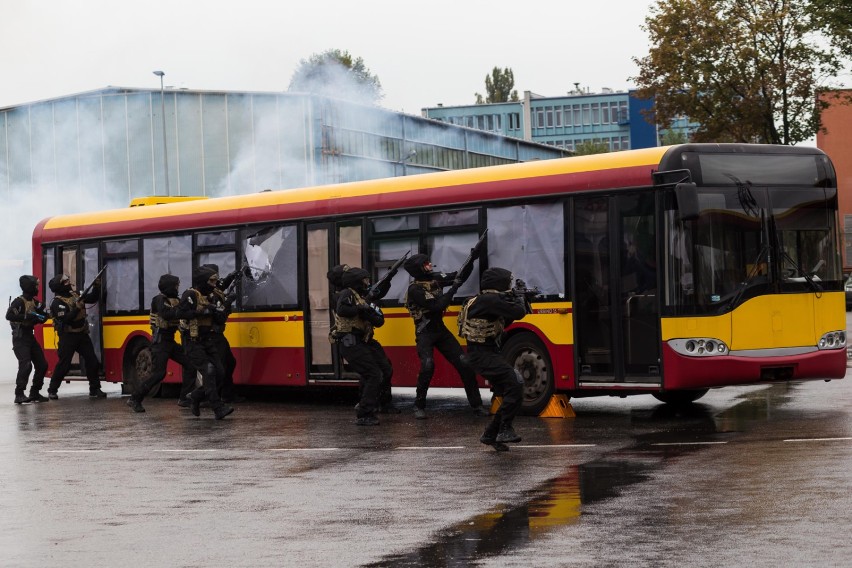 Warszawskie autobusy coraz bardziej atrakcyjnym planem zdjęciowym dla filmowców