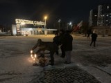 Mieszkańcy Gdańska w nocy kameralnie uczcili pamięć ofiar stanu wojennego w 41. rocznice jego wprowadzenia