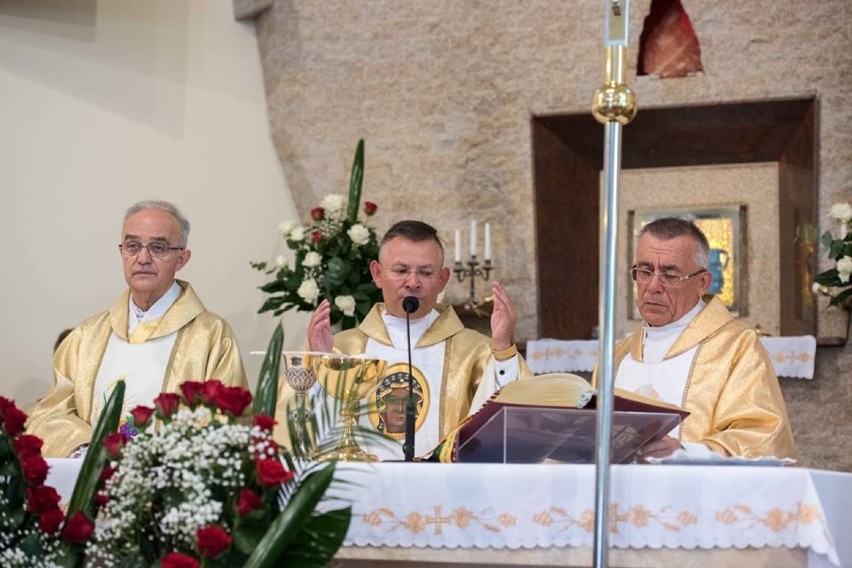 Ks. Bogdan Florek został nowym proboszczem i oficjalnie objął urząd [ZDJĘCIA]