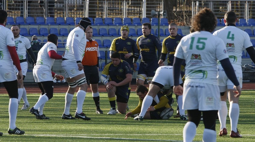 Lechia Gdańsk zagrała z Arką Gdynia na stadionie w Cetniewie. Lechia - Arka 19:32 (7:14)