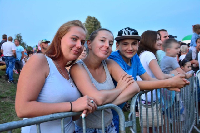 XXX Dni Wędzonej Sielawy Chrzypsko Wielkie 2018 -  koncert zespołu Łobuzy (21.07.2018).

TRAGICZNY WYPADEK W MIERZYNIE POD MIĘDZYCHODEM

JAKA BĘDZIE NAZWA PIERWSZEGO MIĘDZYCHODZKIEGO RONDA?

SPOTKANIE BYŁYCH DYREKTORÓW MIĘDZYCHODZKICH FIRM W CZASACH PRL

POTRZEBNA POMOC DLA POGORZELCÓW Z SIERAKOWA

Festiwal punk rocka Hey, Ho Ramona w Trzcielu
