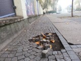 Dziurawy chodnik na Strzelców Bytomskich w Opolu
