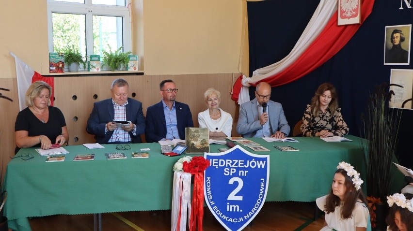 5 września władze powiatu uczestniczyły w Narodowym Czytaniu...
