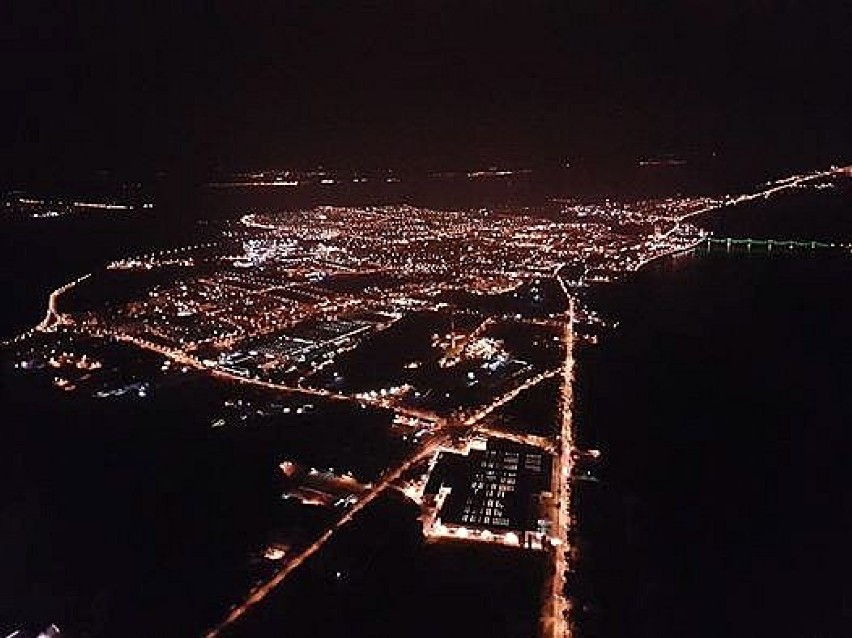 Nocne zdjęcia panoramy Włocławka z nocnego lotu balonem,...