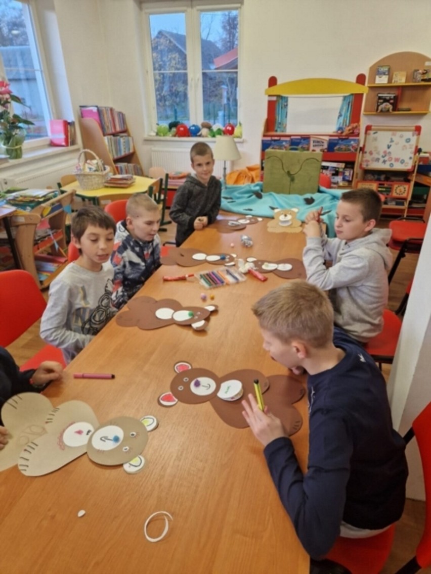 Animacje czytelnicze w bibliotece w Starym Wielisławiu