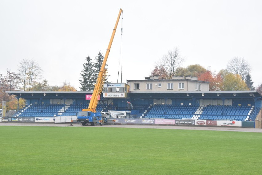 Nie tylko nowa trybuna. Będą też inne inwestycje na stadionie żużlowym przy ul. Legionów w Krośnie [ZDJĘCIA]