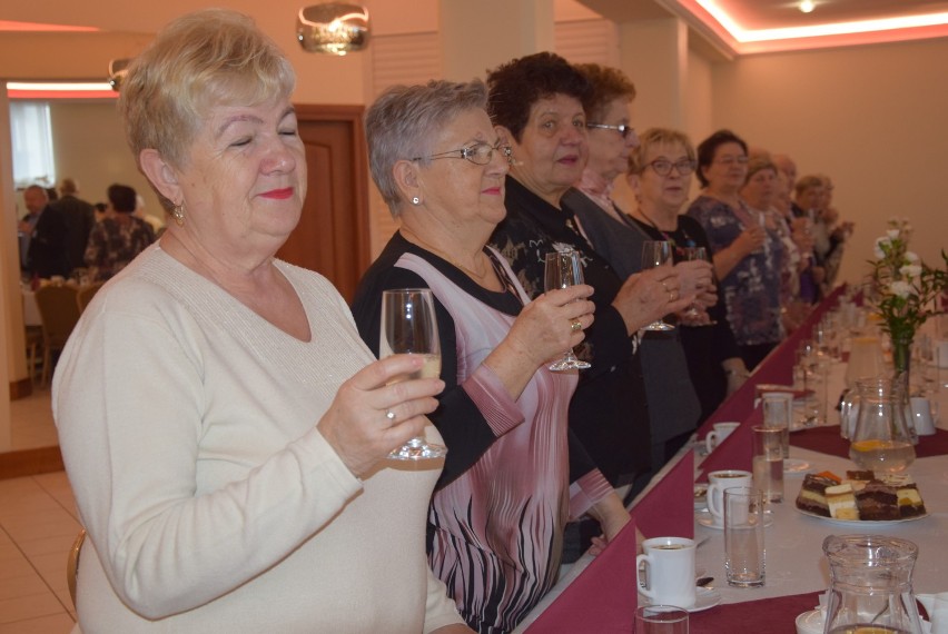 KROTOSZYN: Świąteczno-noworoczne spotkanie seniorów w restauracji Cristal [FOTOGALERIA]