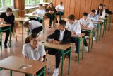 Lubuskie. Egzaminy ósmoklasisty rozpoczęły się zmaganiami z językiem polskim. Jutro - matematyka, pojutrze - język obcy 