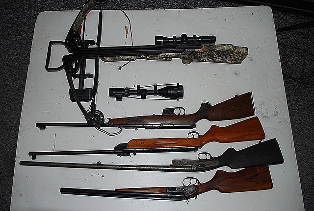Nielegalny arsenał broni w domu [zdjęcia]