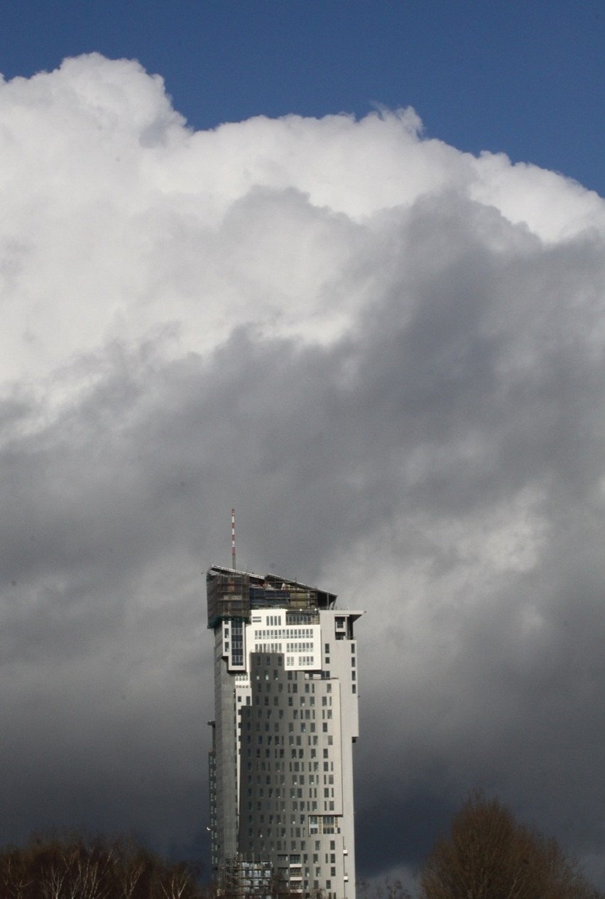 Sea Towers w ciągu kilku lat stał się jednym z najbardziej rozpoznawalnych symboli Gdyni! Zobaczcie przepiękne zdjęcia wieżowca!