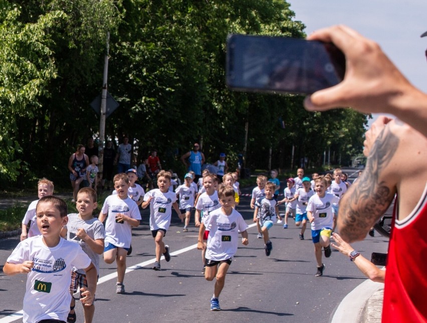 Dni Stargardu 2021. Podpatrzone z boku. W upale, w mundurach, z tatuażami. I dużo widzów