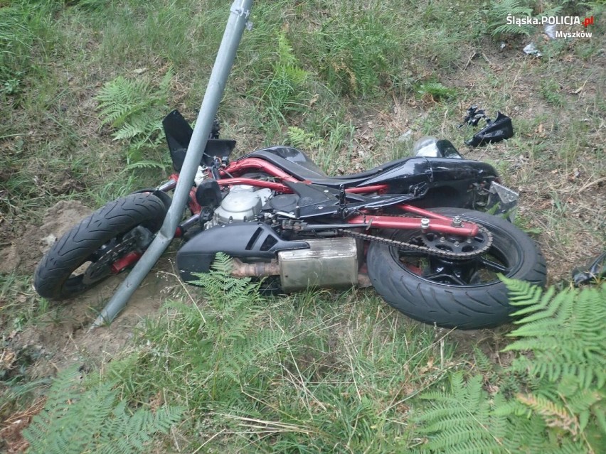 Wypadek w Lgocie Mokrzeszy. Zderzenie dwóch motocyklistów, jeden z nich trafił do szpitala. To mogło zakończyć się tragedią
