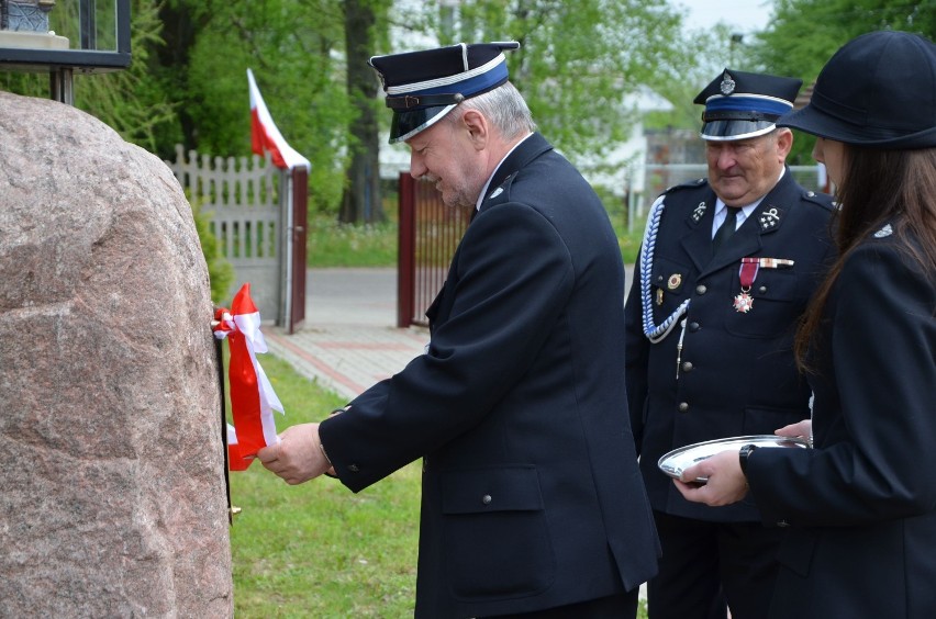 Jubileusz OSP w Samicach, która świętowała 20-lecie swojego...