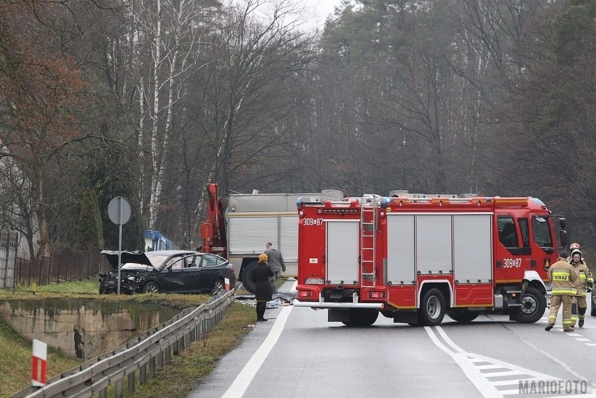 W wypadku w Dąbrowie zginęły 2 osoby, a 1 została ranna.