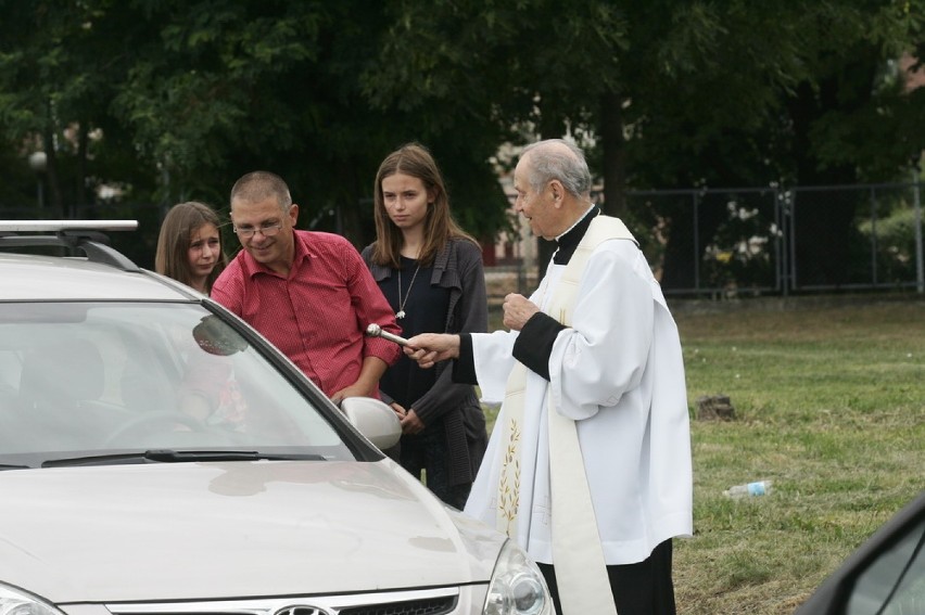 Święcenie samochodów w Legnicy (ZDJĘCIA)